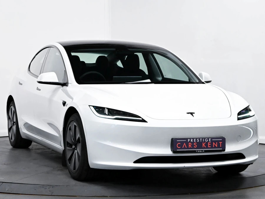 Tesla Model 3 Dual Motor Long Range Saloon 4 White