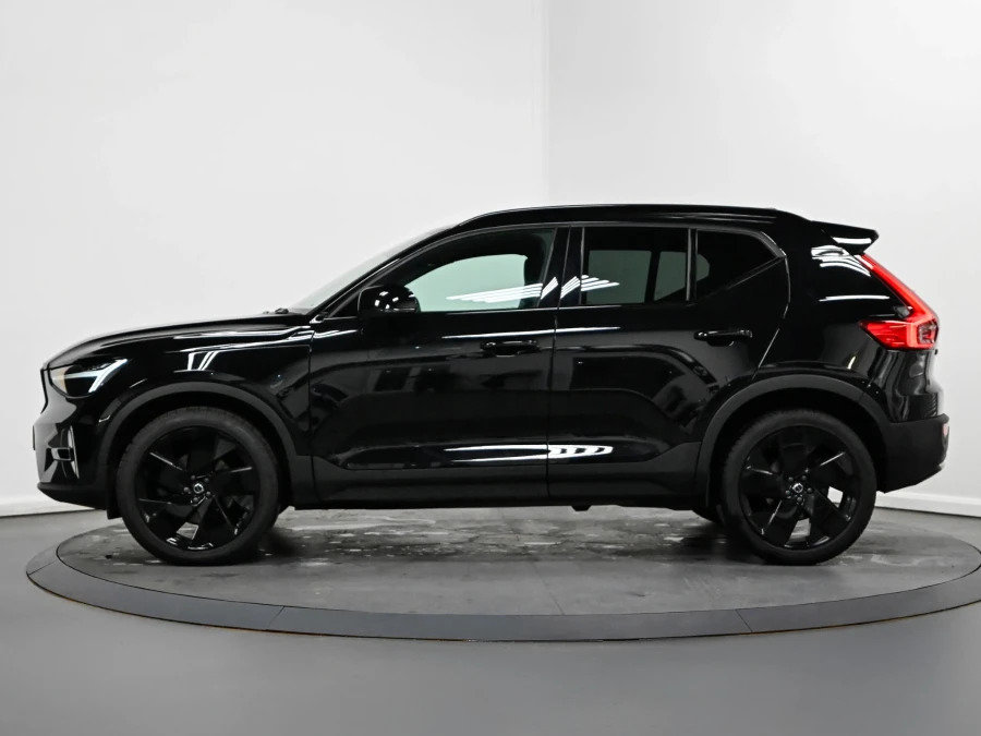 Volvo XC40 Black Edition Plus B4 197 Hp BT74YFO Black #4