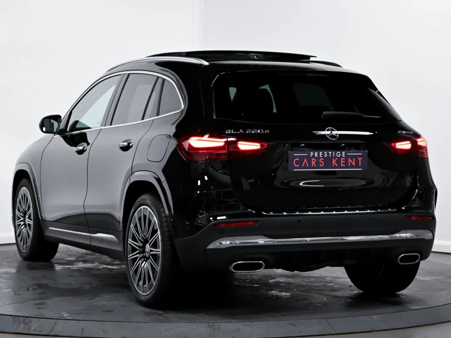 Mercedes-Benz GLA Class 2.0 Gla220d Amg Line Premium Plus Suv KS24FTP Black #3