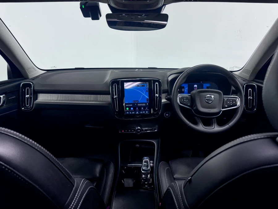 Volvo XC40 Ultimate Dark B3 163 Hp OE73RMU Black #2