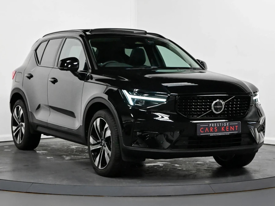 Volvo XC40 Ultimate Dark B3 163 Hp Black