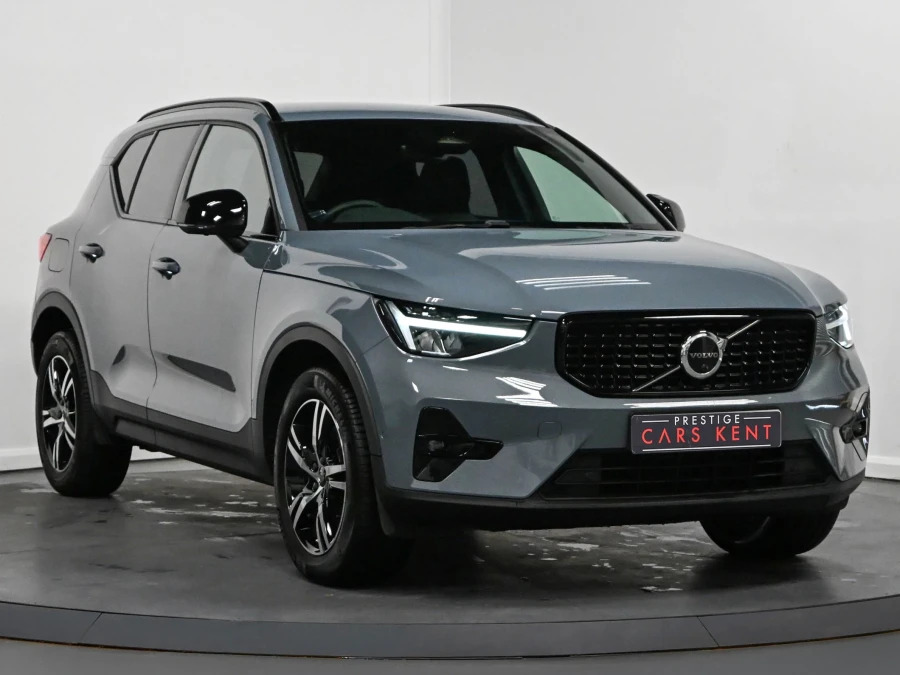 Volvo XC40 Plus B4 197 Hp Grey