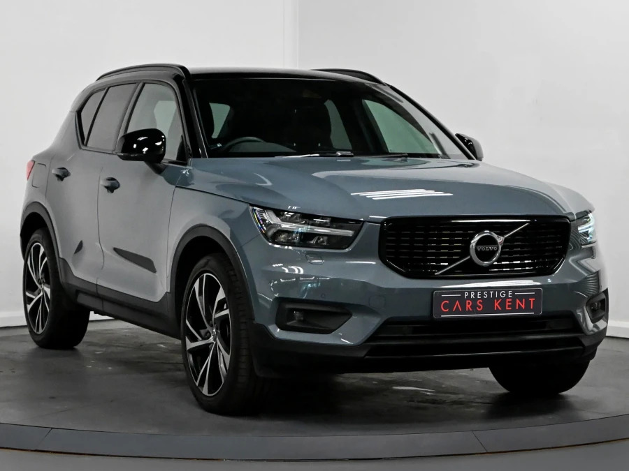 Volvo XC40 R-design Pro B4 197 Hp AM22ALS Grey