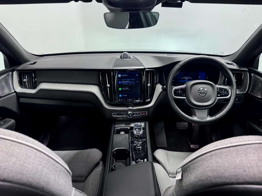 Volvo XC60 Ultimate Bright T8 Awd 455 Hp YR73OTH Blue #2