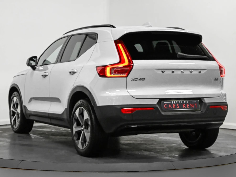 Volvo XC40 Plus Dark B3 163 Hp VU24UXA Blue #3