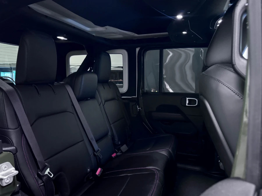 Jeep Wrangler Rubicon Unlimited #9
