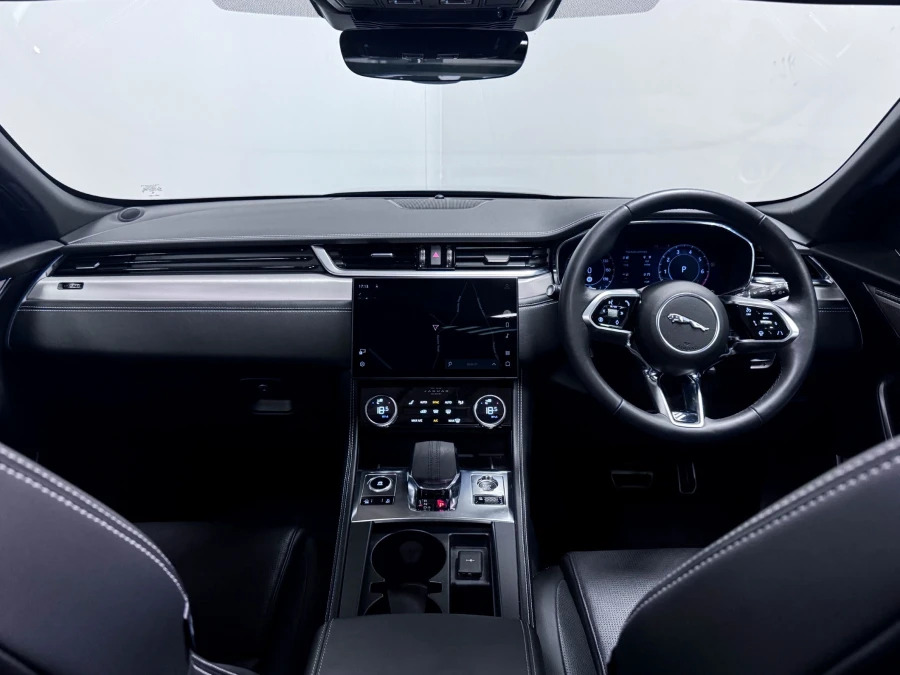 Jaguar F-Pace 2.0 P250i R-dynamic Se Black Suv A Black #2