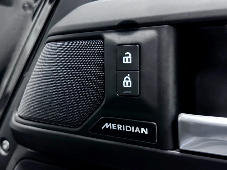 Land Rover Defender 110 X-dynamic Hse Black #13