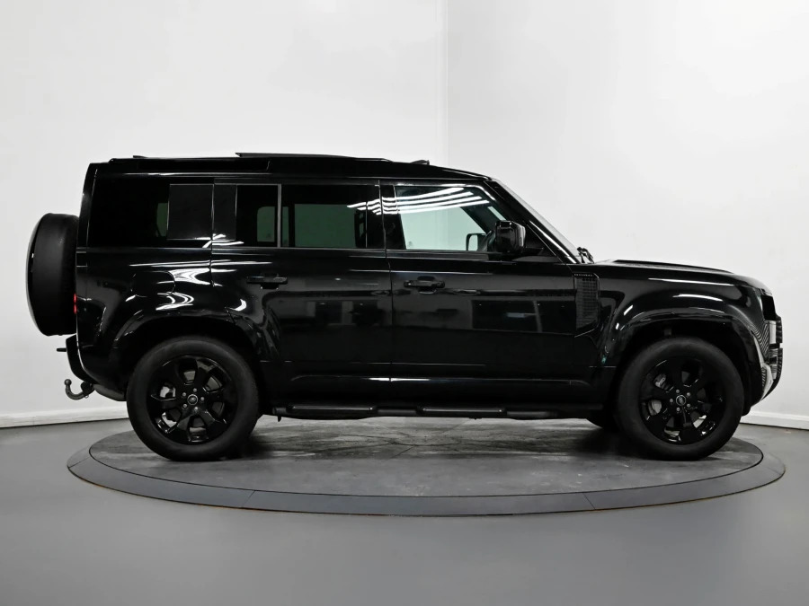 Land Rover Defender 110 X-dynamic Hse Black #17