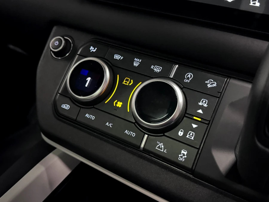 Land Rover Defender 110 X-dynamic Hse Black #34