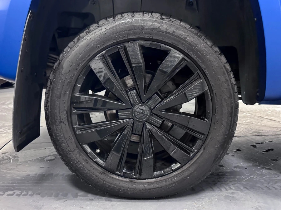 Volkswagen Amarok 3L Black Edition Blue #44