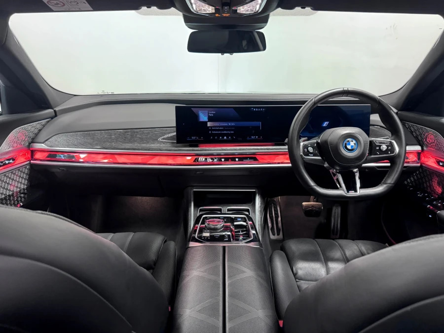 BMW i7 I7 Xdrive60 M Sport Black #2