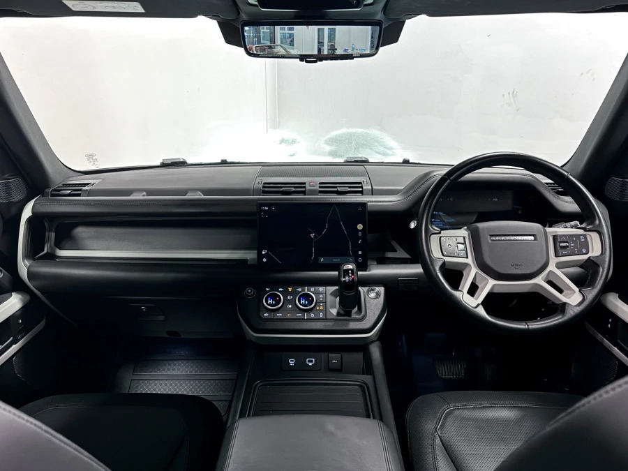 Land Rover Defender 110 2.0 P400e 15.4Kwh X-dynamic Hse Suv Plu Black #2