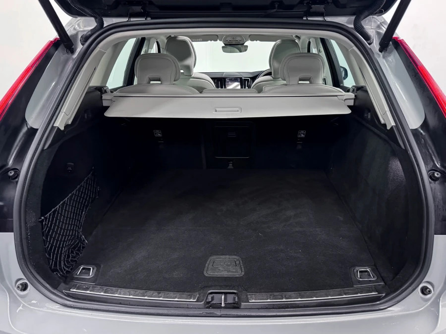 Volvo XC60 Plus Dark T6 Awd 350 Hp RJ24XTO Grey #6