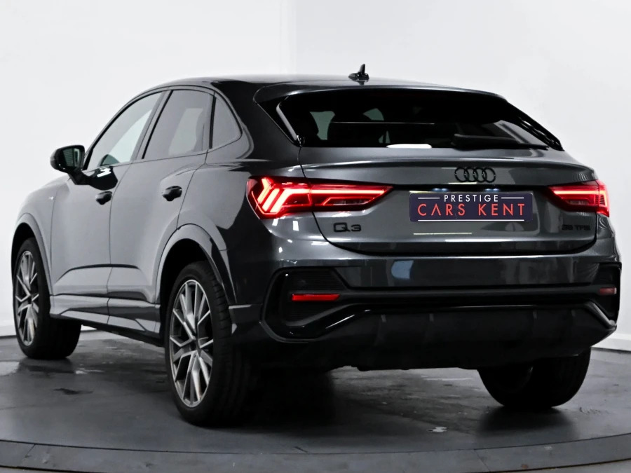 Audi Q3 1.5 Tfsi Cod 35 Black Edition Sportback SH24HGL Grey #3