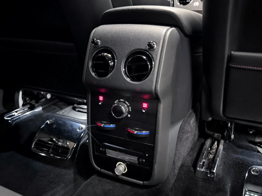 Rolls-Royce Cullinan Cullinan Black Badge Black #34