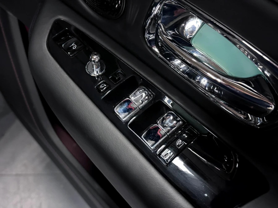 Rolls-Royce Cullinan Cullinan Black Badge Black #37