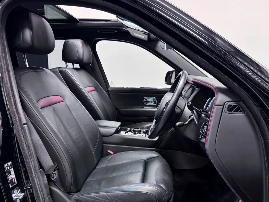 Rolls-Royce Cullinan Cullinan Black Badge Black #42