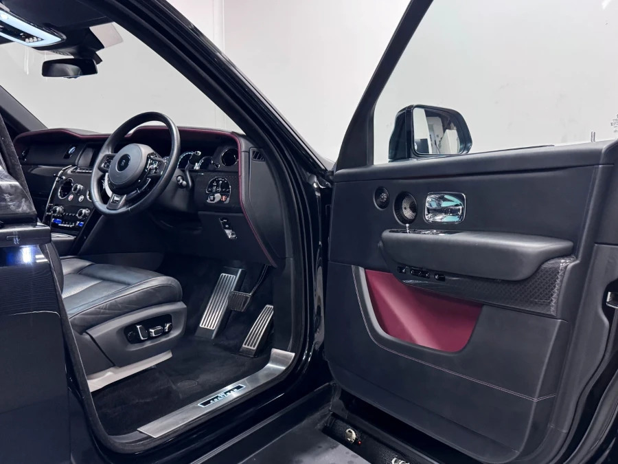 Rolls-Royce Cullinan Cullinan Black Badge Black #21
