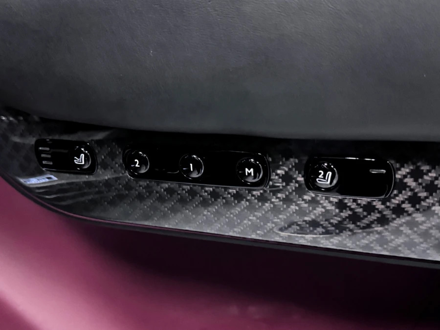 Rolls-Royce Cullinan Cullinan Black Badge Black #38