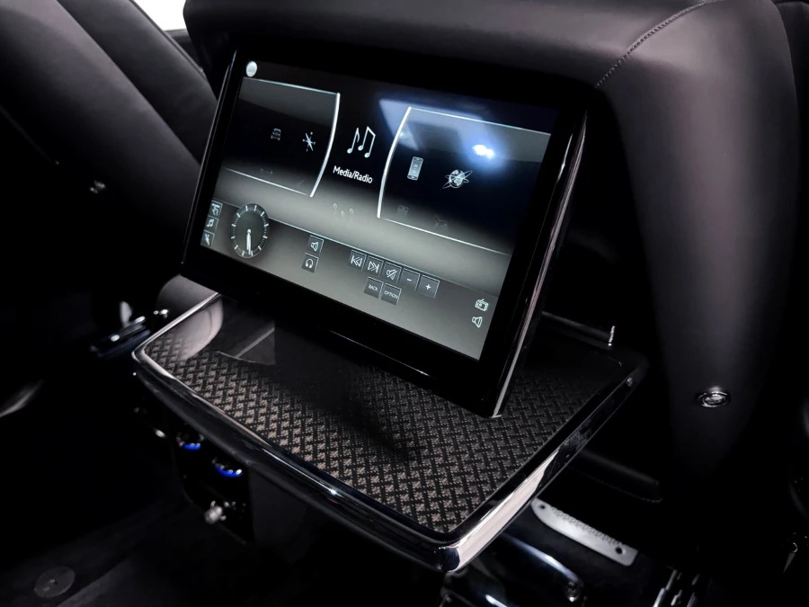 Rolls-Royce Cullinan Cullinan Black Badge Black #33