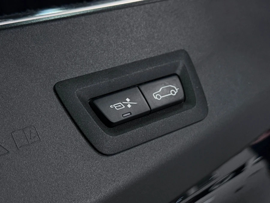 Rolls-Royce Cullinan Cullinan Black Badge Black #24