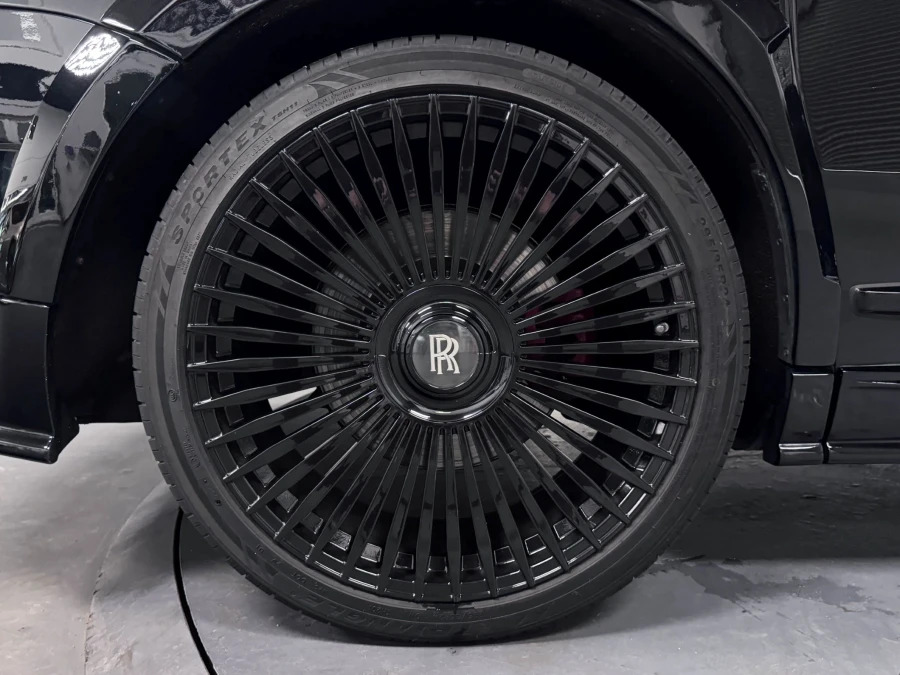 Rolls-Royce Cullinan Cullinan Black Badge Black #70