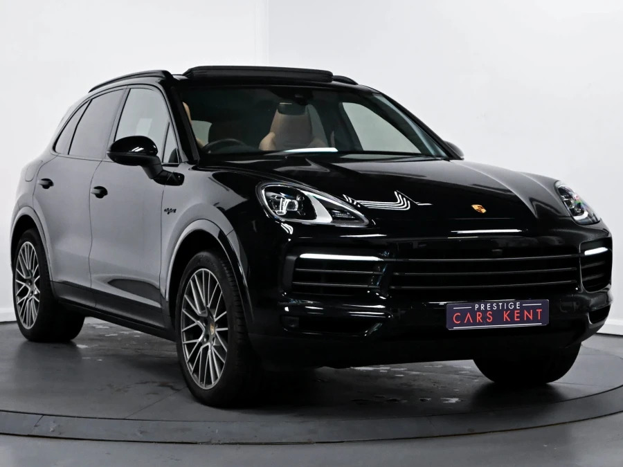 Porsche Cayenne 3.0 V6 E-hybrid 17.9Kwh Platinum Edition Suv P Black