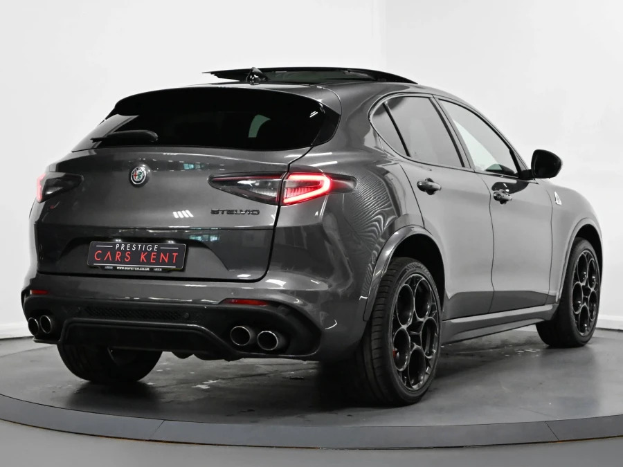 Alfa Romeo Stelvio Sprint #21