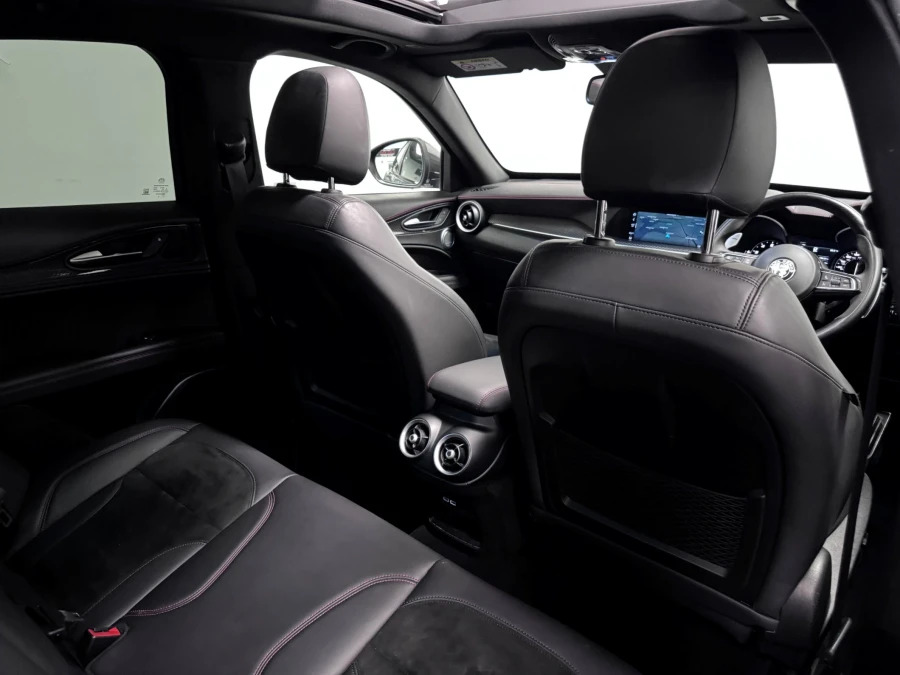 Alfa Romeo Stelvio Sprint #18