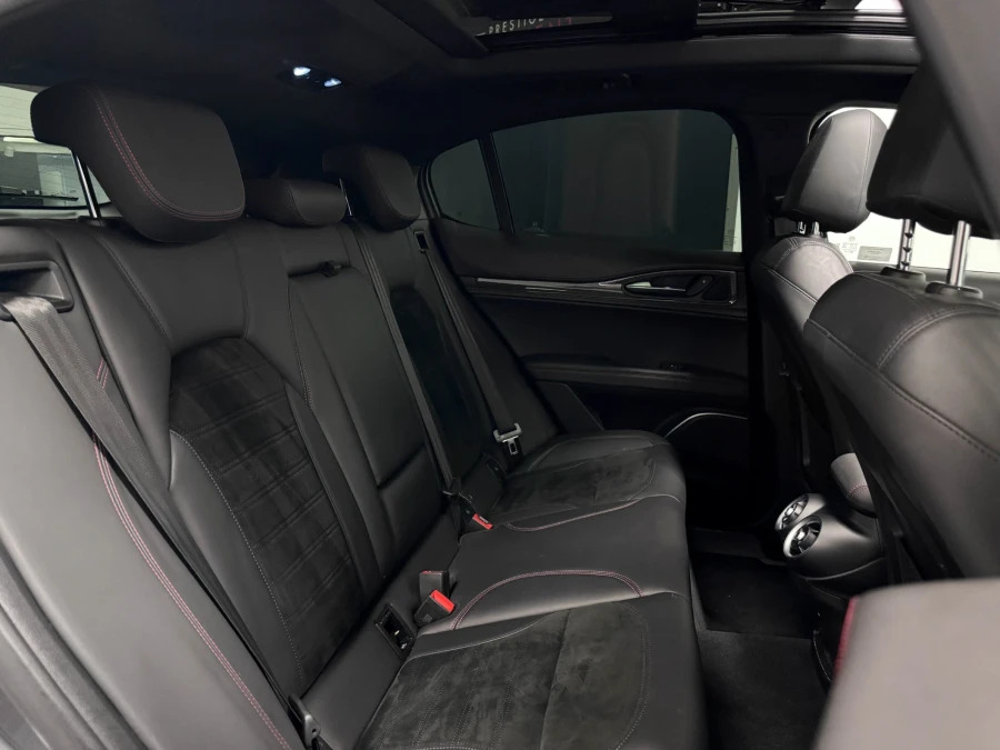 Alfa Romeo Stelvio Sprint #19