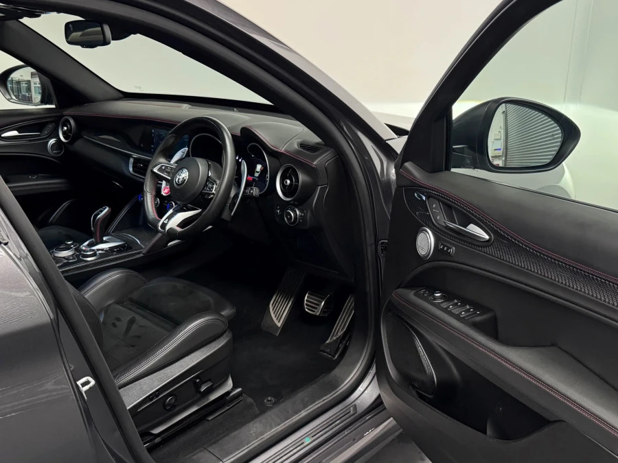 Alfa Romeo Stelvio Sprint #28