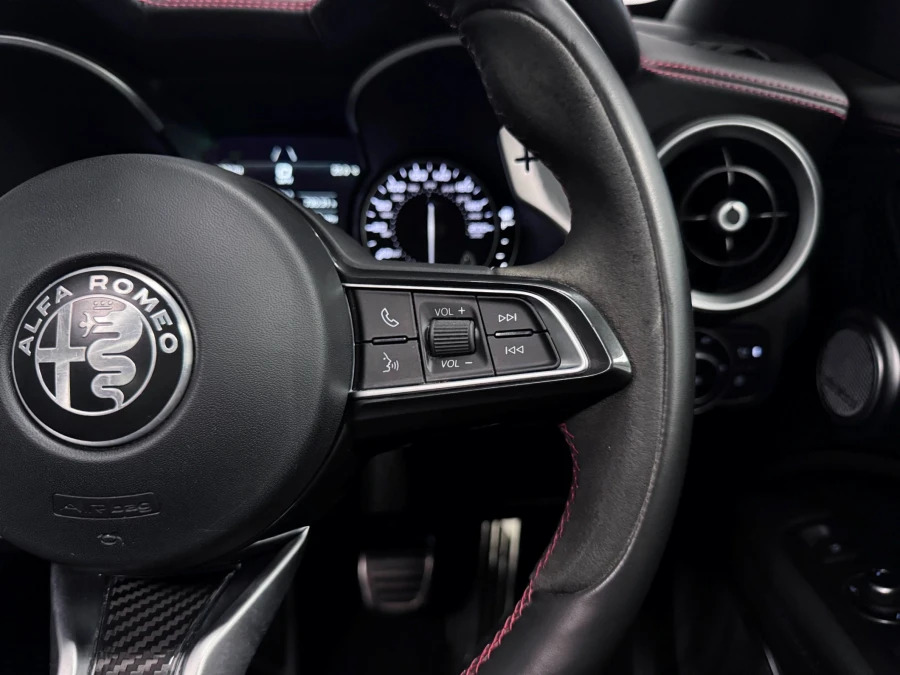 Alfa Romeo Stelvio Sprint #9