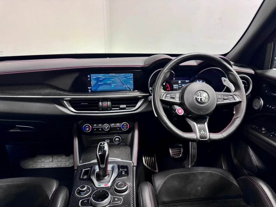Alfa Romeo Stelvio Sprint #25