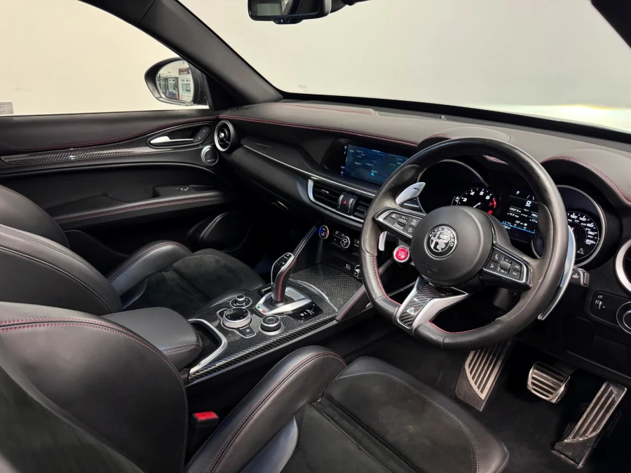 Alfa Romeo Stelvio Sprint #29