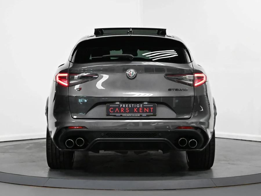 Alfa Romeo Stelvio Sprint #16