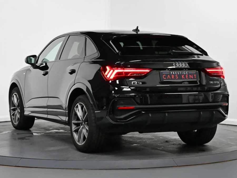 Audi Q3 1.5 Tfsi Cod 35 Black Edition Sportback YC23UAB Black #3
