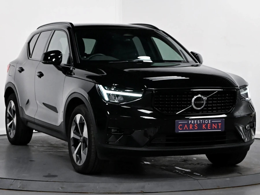 Volvo XC40 Plus B4 197 Hp Black