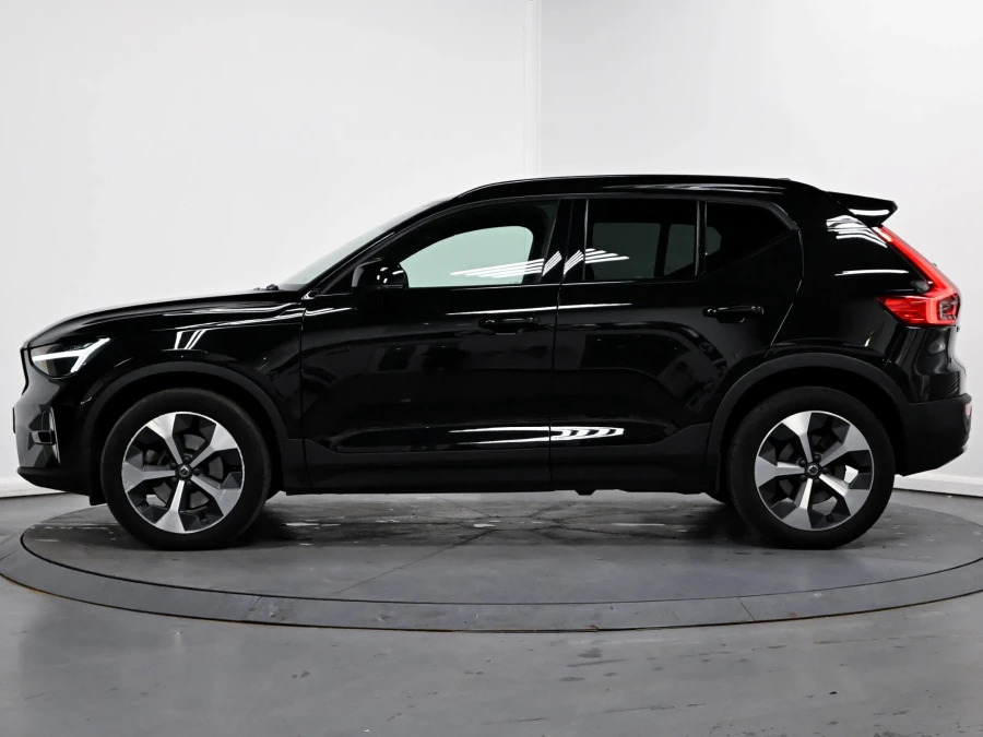 Volvo XC40 Plus B4 197 Hp CK72JFE Black #4