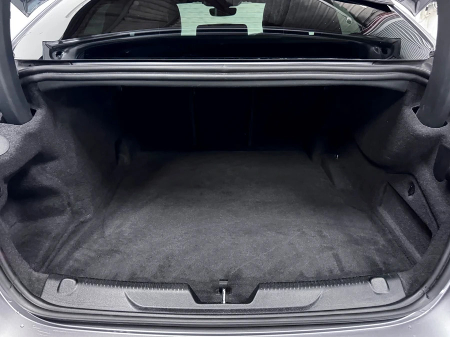 Jaguar XE 2.0 P250i R-dynamic Black Saloon E Grey #6