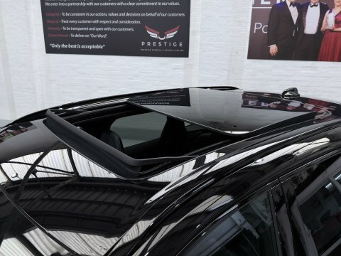 Volvo XC60 B5 Ultra Black RJ25YAW Black #3