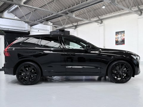 Volvo XC60 B5 Ultra Black RJ25YAW Black #5