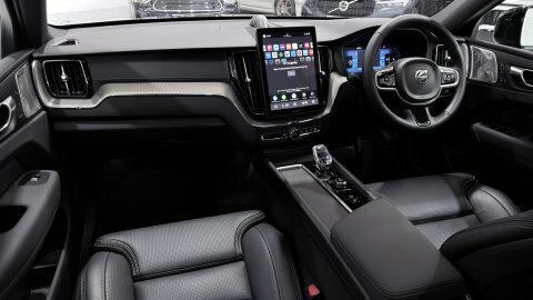 Volvo XC60 B5 Ultra Black Black