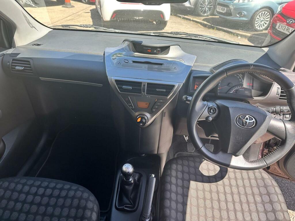 Toyota IQ Hatchback 1.0 Vvt-i 2 Euro 5 201111 Purple #5