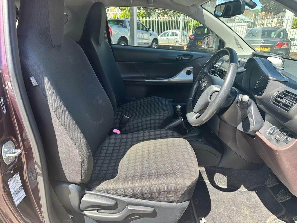Toyota IQ Hatchback 1.0 Vvt-i 2 Euro 5 201111 Purple #3