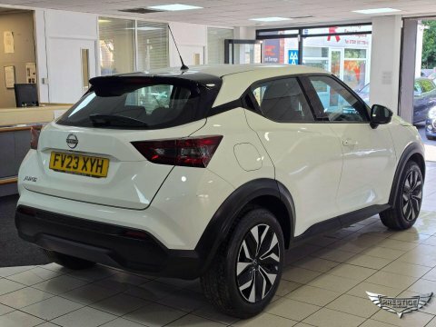 Nissan Juke 1.0 Dig-t Acenta FV23XYH White #4