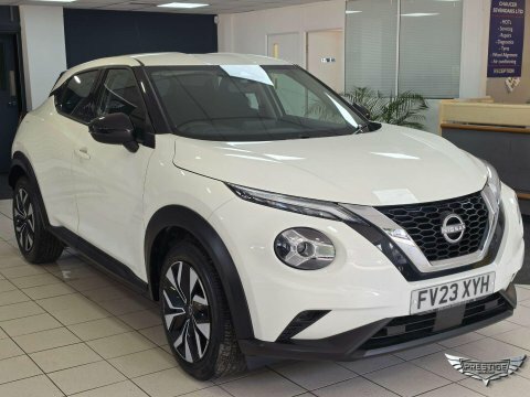 Nissan Juke 1.0 Dig-t Acenta FV23XYH White #2