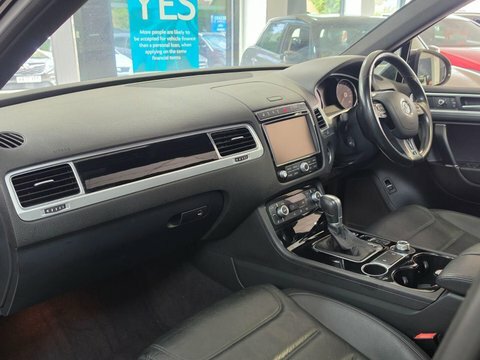 Volkswagen Touareg 3.0 Tdi V6 Black #5