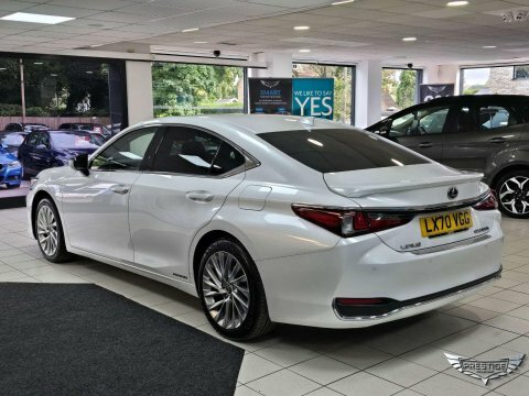Lexus ES 2.5 300H Takumi White #4