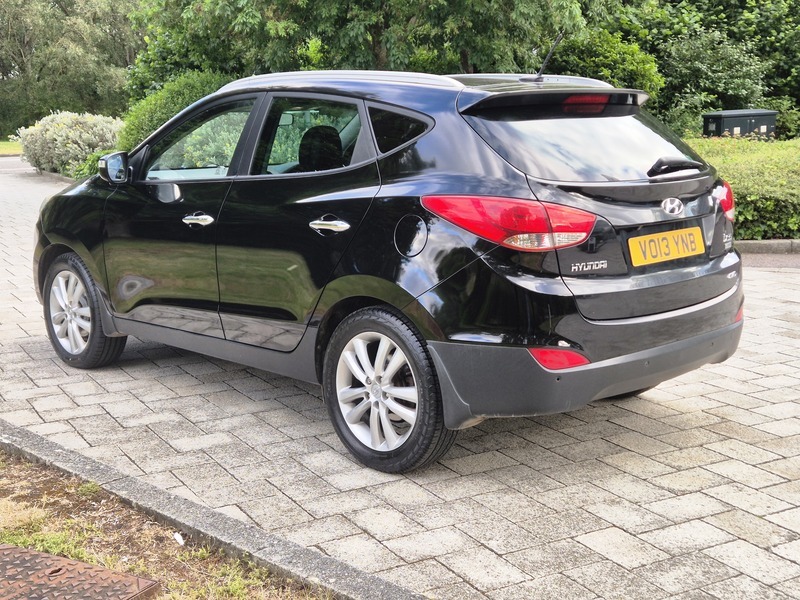 Hyundai Ix35 2.0 Crdi Premium Suv Black #4